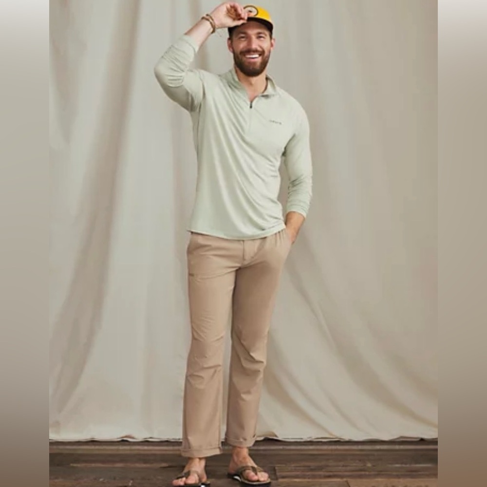 Orvis Men's Light Khaki Stretch Chinos
